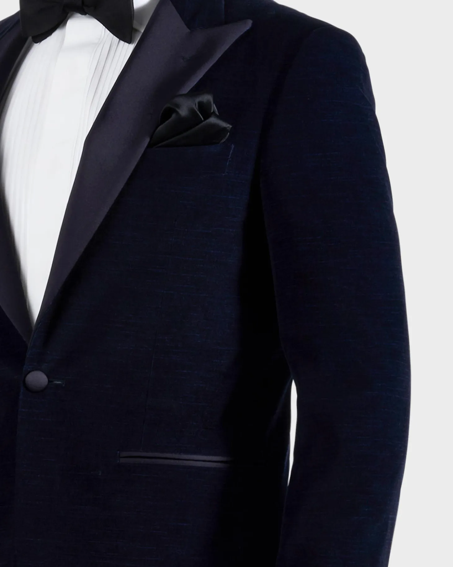 Midnight Blue Peak Lapel Velvet Dinner Jacket